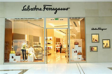 salvatore ferragamo outlet online